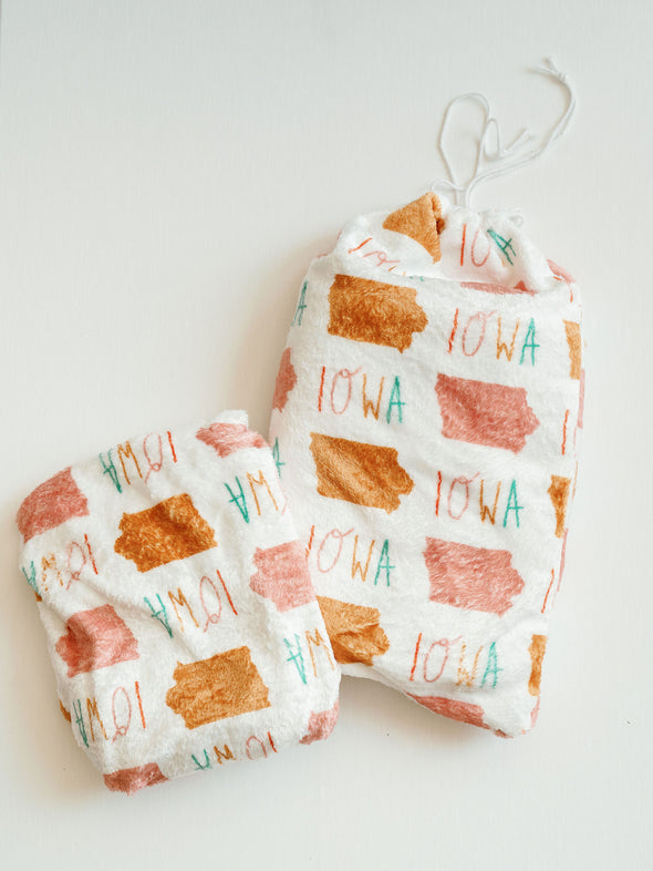 Iowa 50x60 Blanket + Bag Set